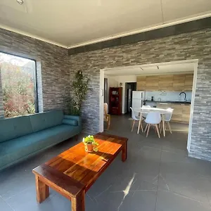 Hébergement de vacances Dependance Au Sein D'une Avec Piscine Aix-en-Provence