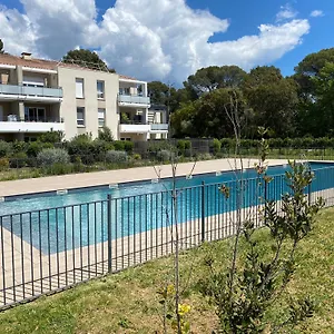 Appartement Rez De Jardin T3 Recent Et Calme Au Nouvelles Terres A Les Maures La Londe-les-Maures
